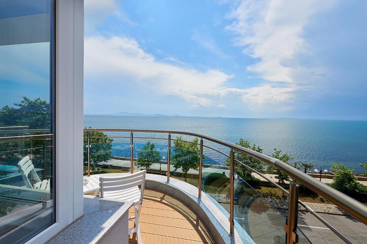 Neptun Hotell Pomorie Eksteriør bilde
